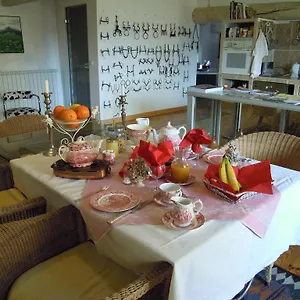 https://chez-christel.fr-provencehotel.com